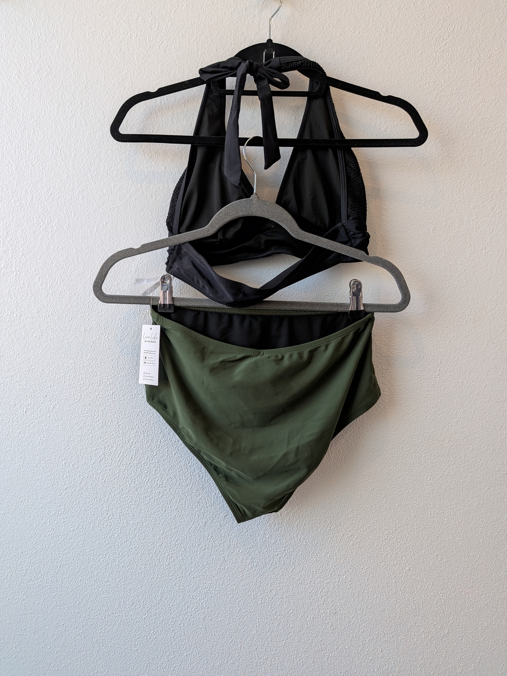 NWT Cupshe Black Textured Halter Top with Olive High-Waist Bikini Bottoms M - Picture 4 of 12